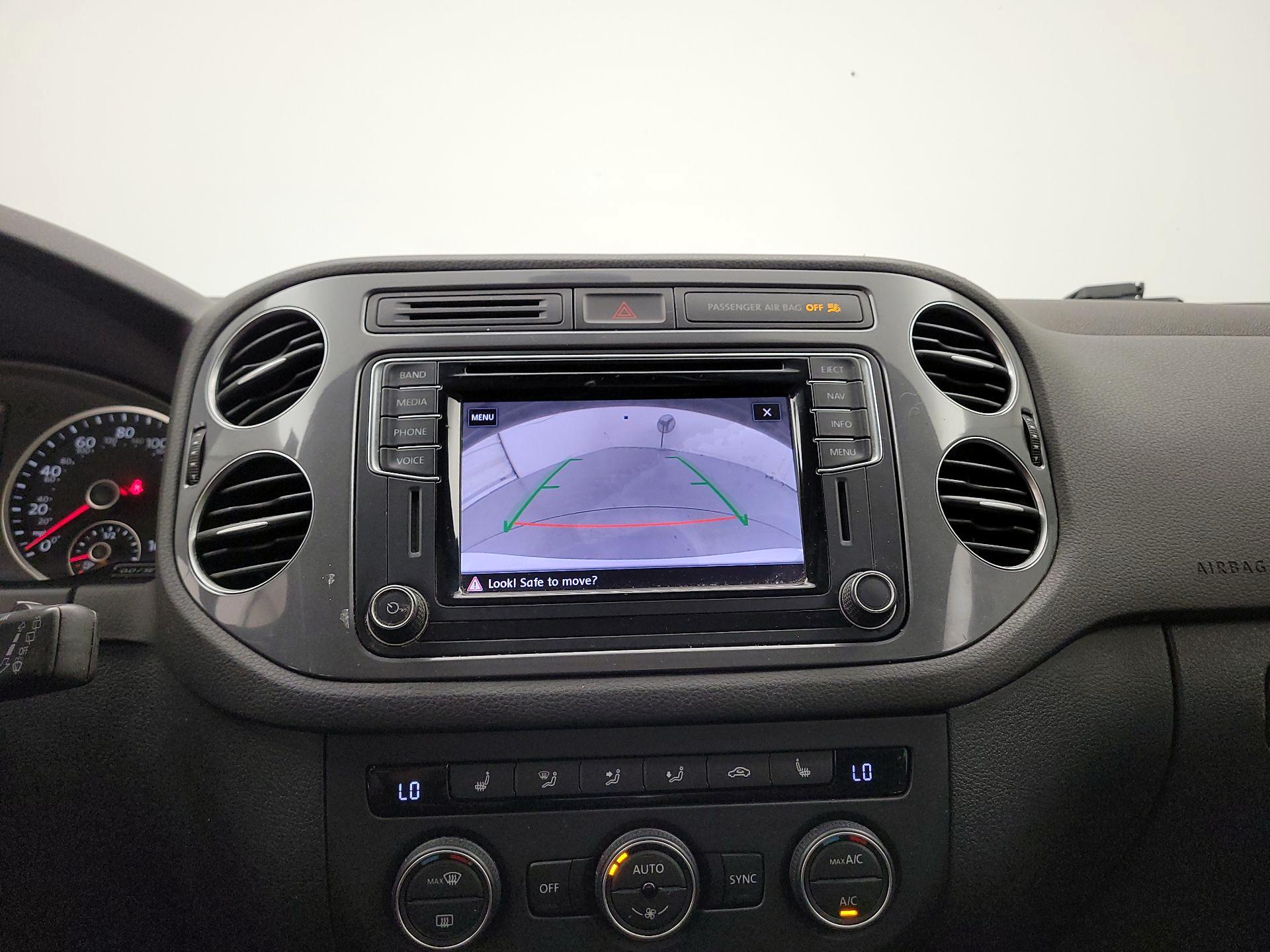 Thumbnail: 2017 Volkswagen Tiguan - 14