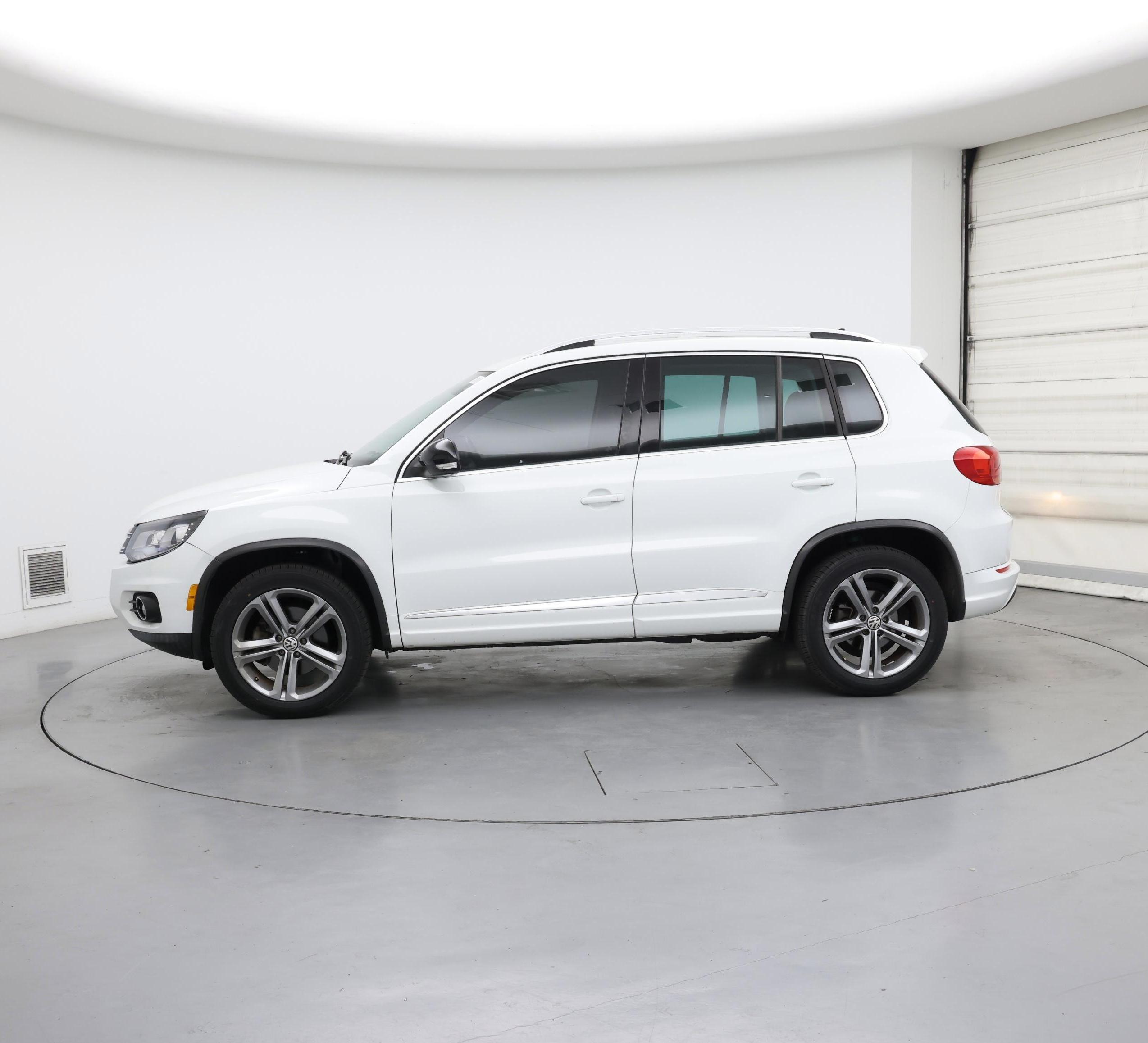 Thumbnail: 2017 Volkswagen Tiguan - 3