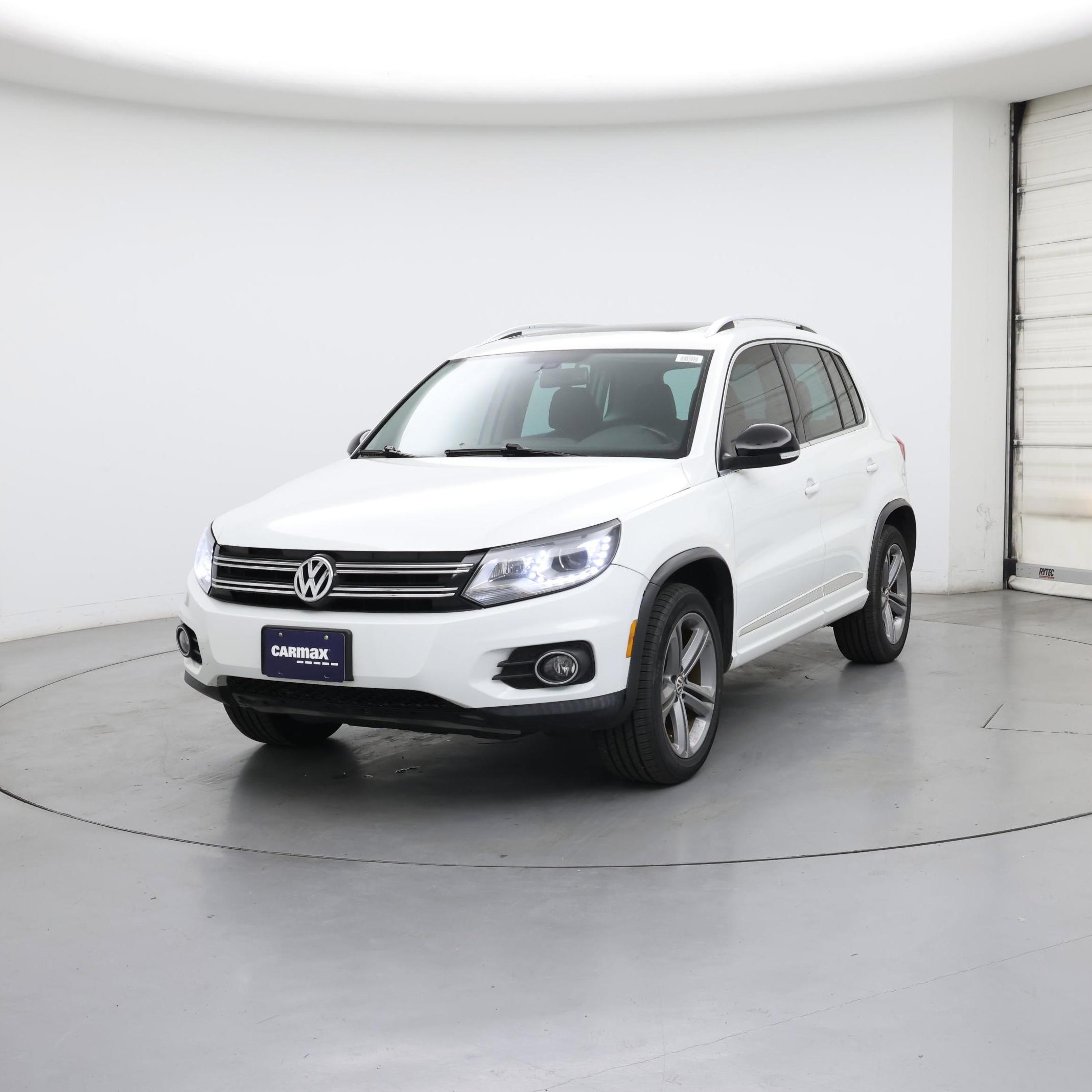 Thumbnail: 2017 Volkswagen Tiguan - 4
