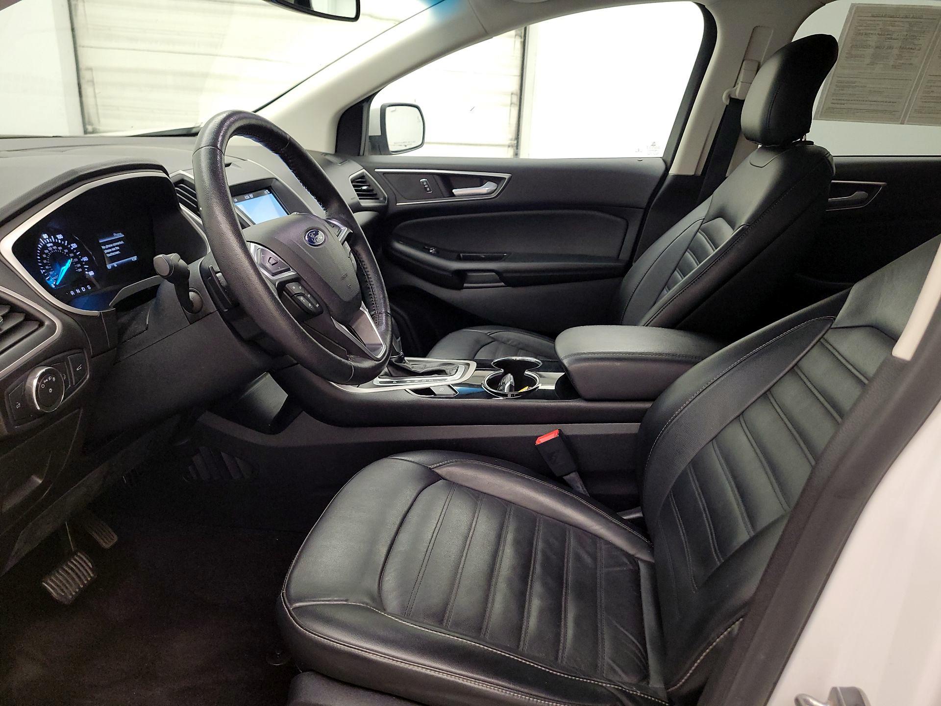 Thumbnail: 2016 Ford Edge - 11
