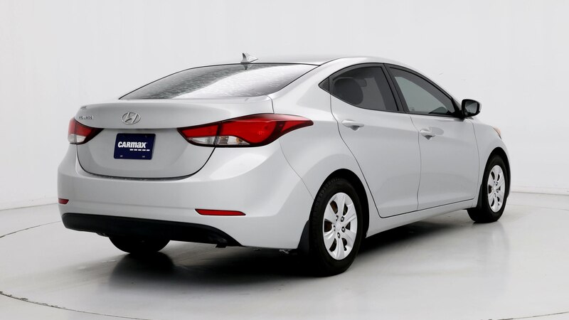 2016 Hyundai Elantra SE 8