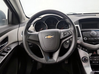 Steering Wheel & Instrument Cluster (On)