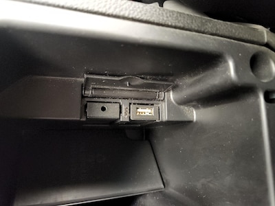 USB/AUX Ports