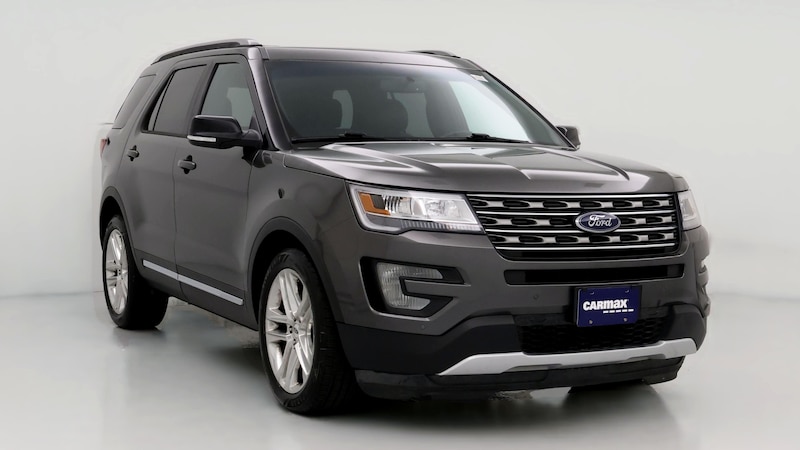 2017 Ford Explorer XLT Hero Image