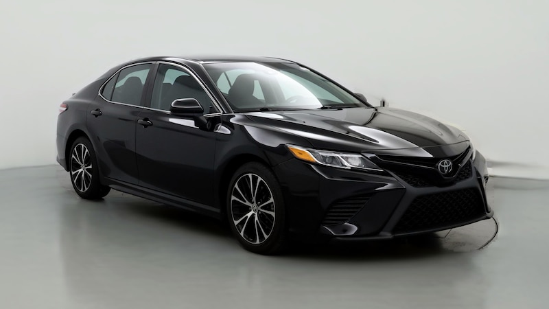 2020 Toyota Camry SE Hero Image