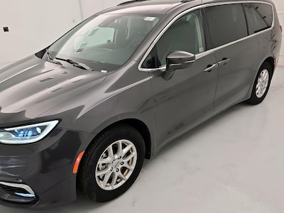 2022 Chrysler Pacifica Touring L -
                Jackson, TN