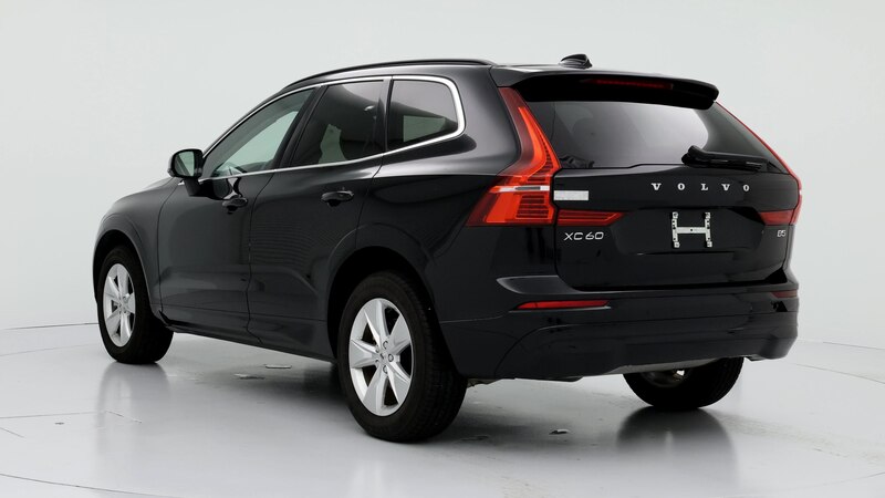 2022 Volvo XC60 B5 Momentum 2