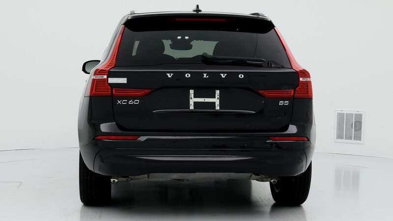 2022 Volvo XC60 B5 Momentum 6