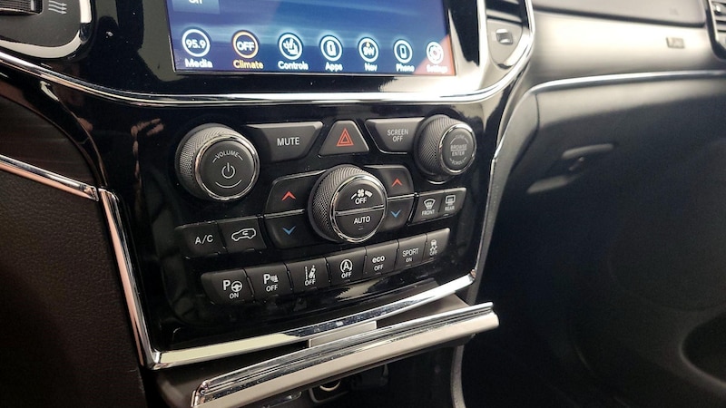 2021 Jeep Grand Cherokee 80th Anniversary 17