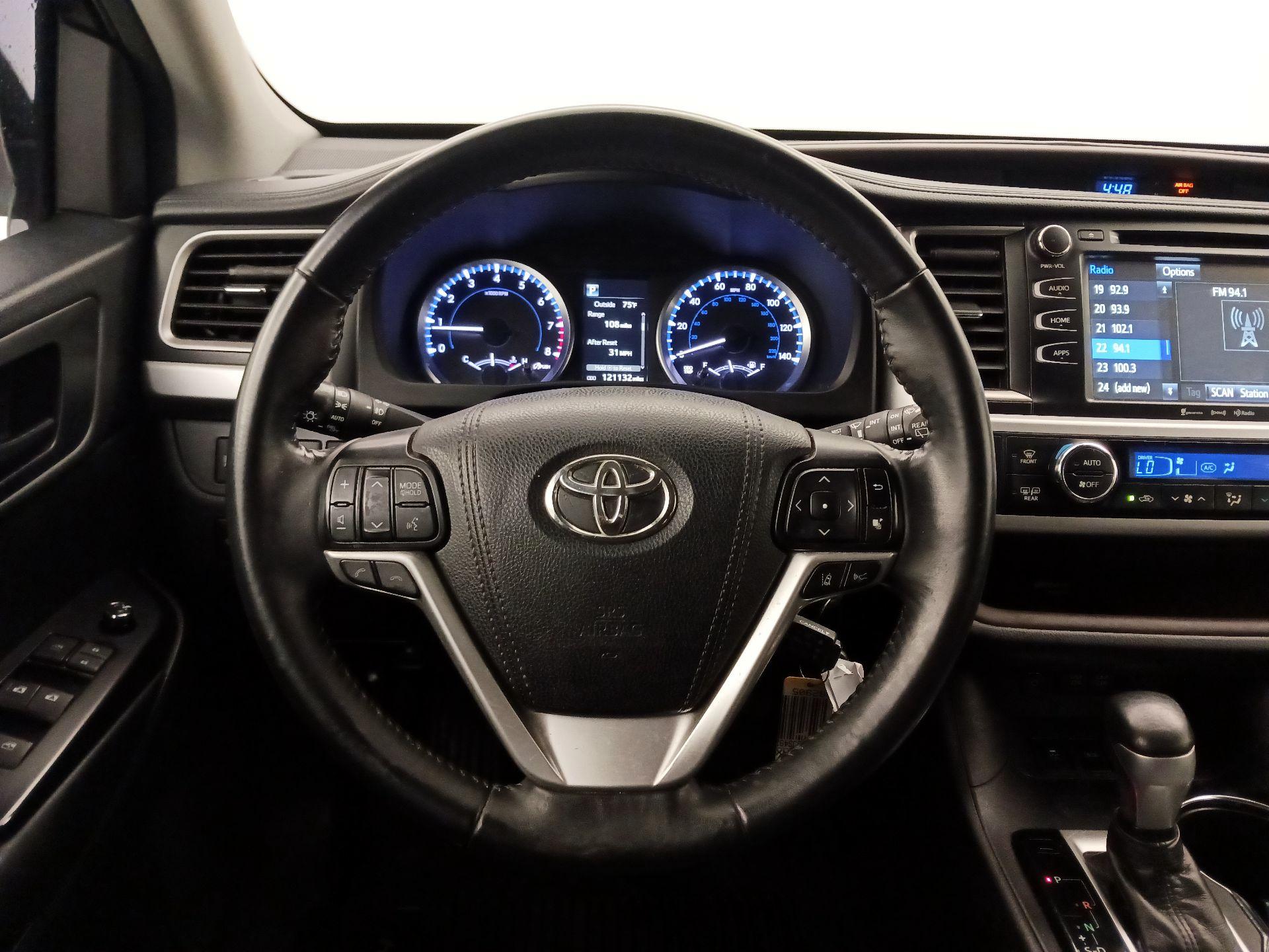Thumbnail: 2018 Toyota Highlander - 10