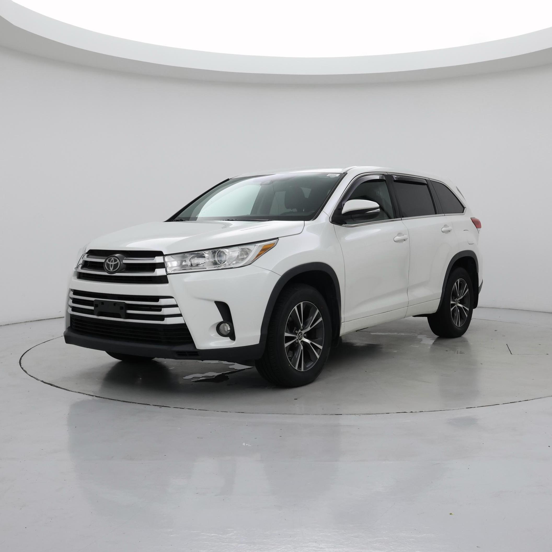 Thumbnail: 2018 Toyota Highlander - 4