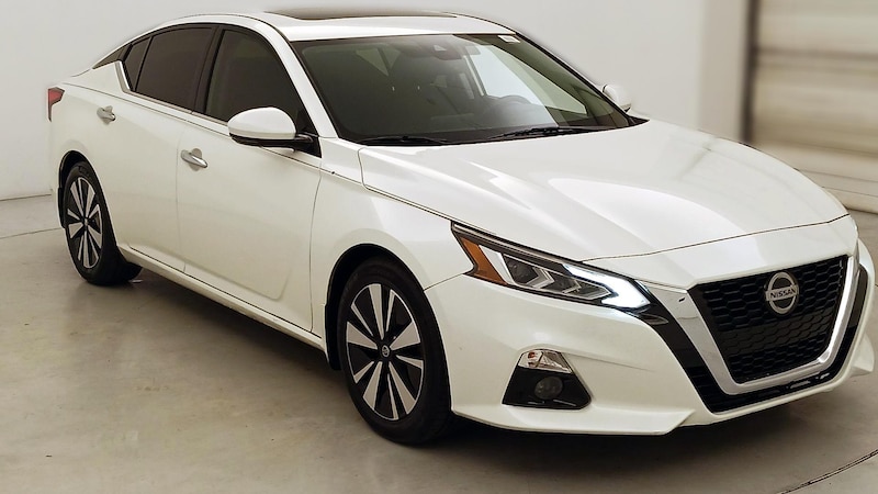 2019 Nissan Altima SV Hero Image