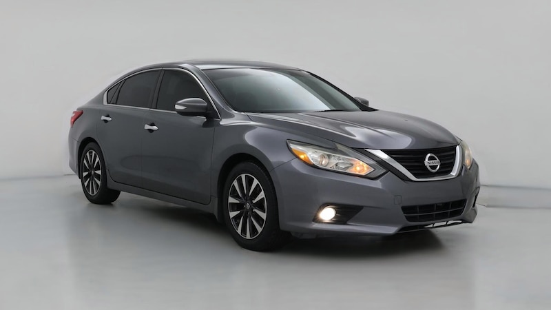 2016 Nissan Altima SL Hero Image