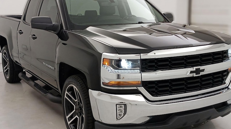 2018 Chevrolet Silverado 1500 LT Hero Image