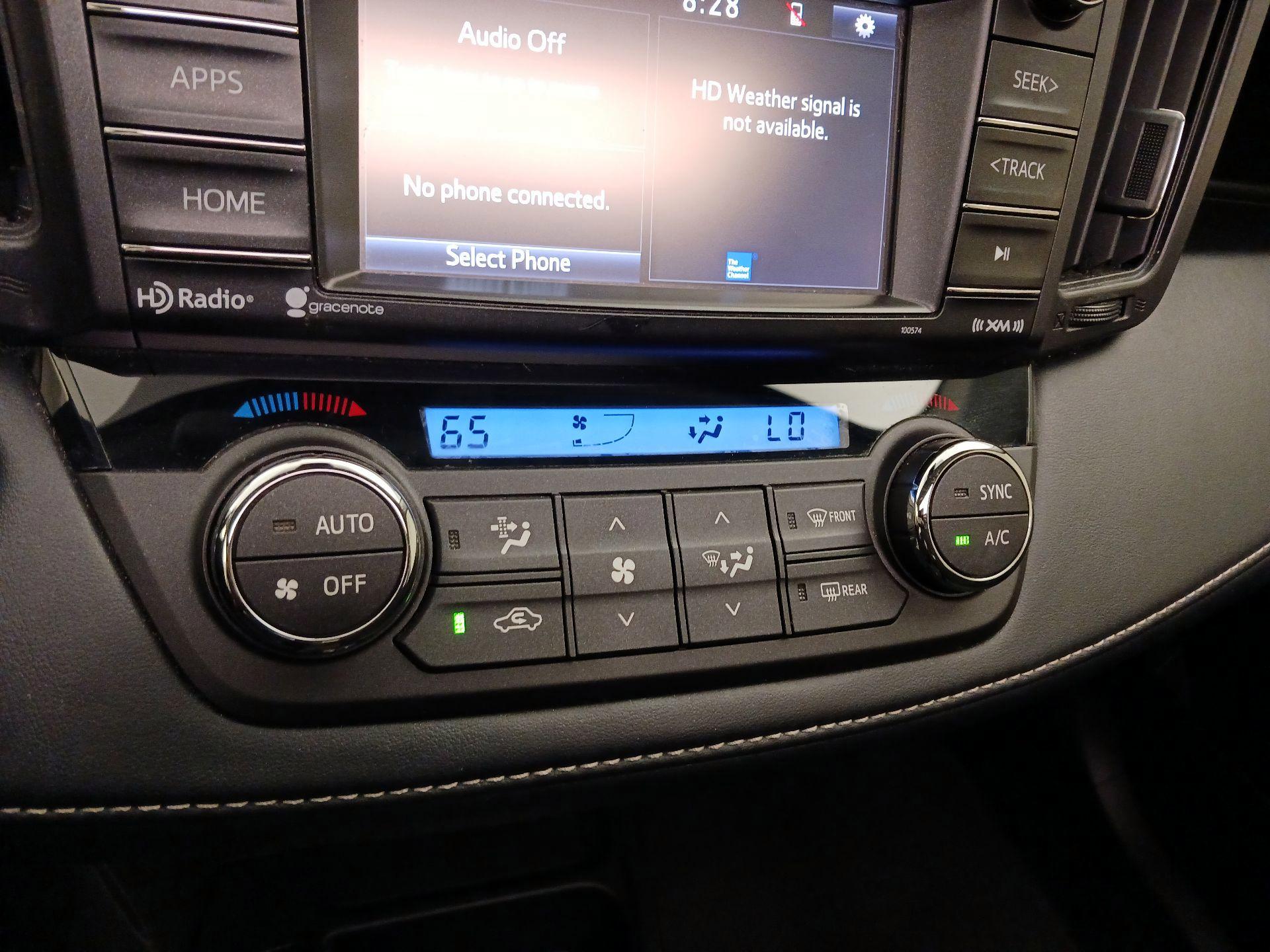 Thumbnail: 2018 Toyota RAV4 - 16