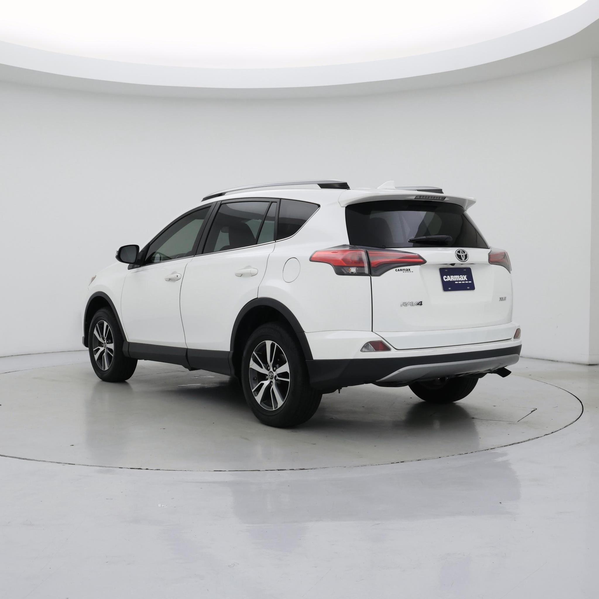 Thumbnail: 2018 Toyota RAV4 - 2