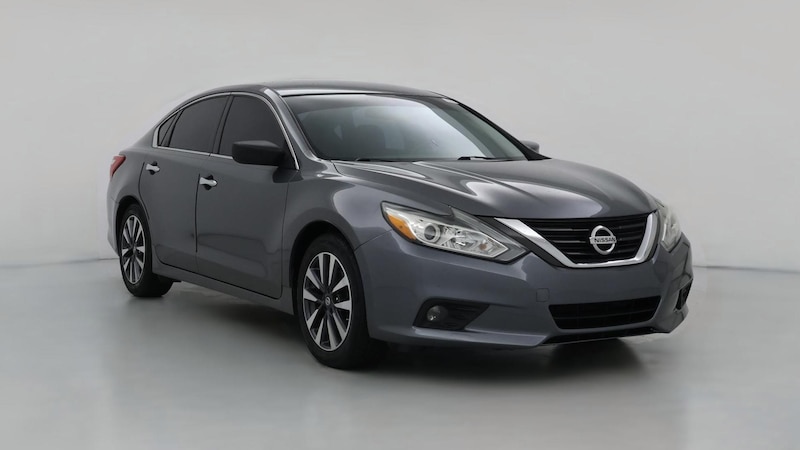 2017 Nissan Altima SV Hero Image
