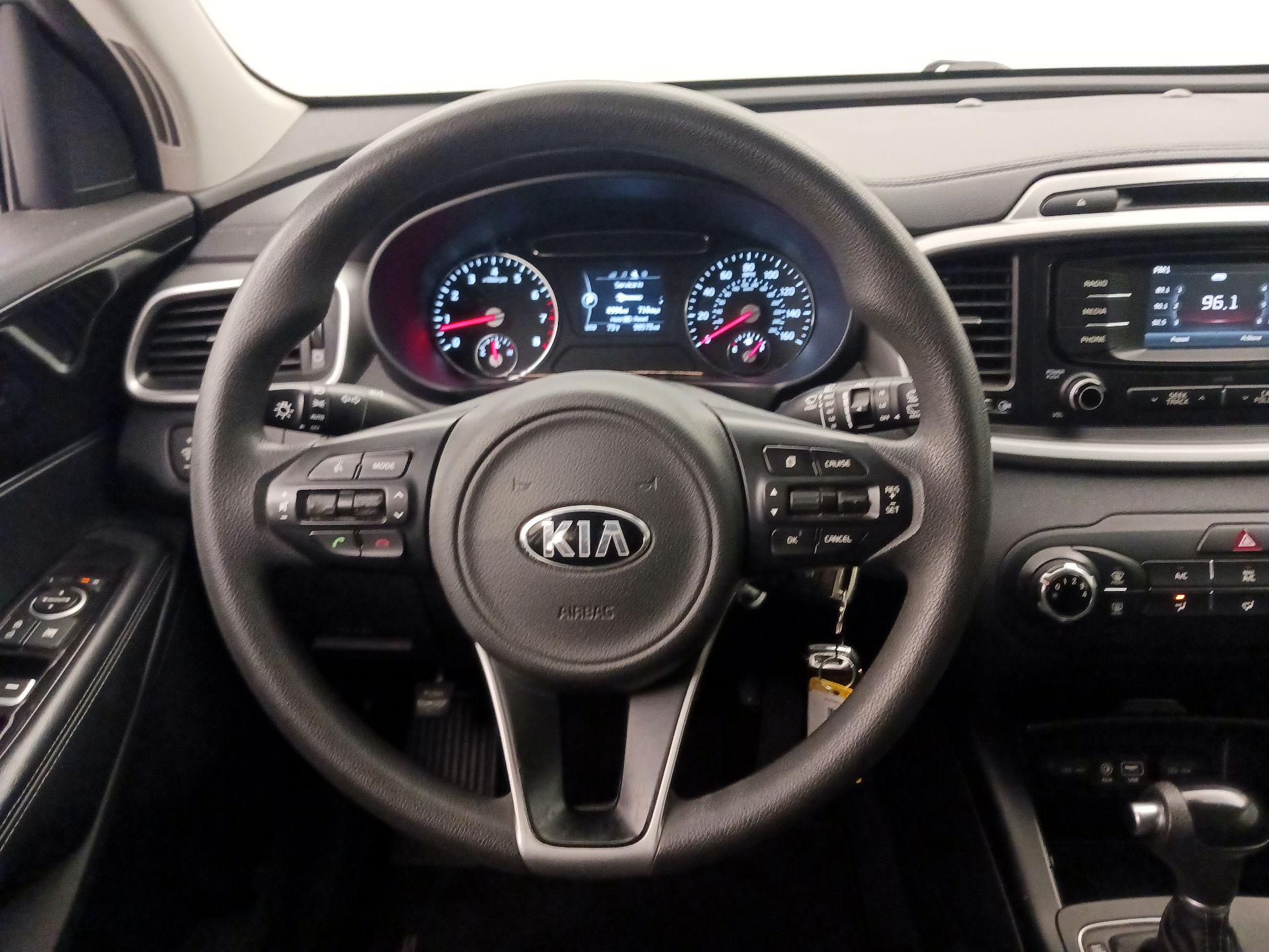 Thumbnail: 2017 Kia Sorento - 10