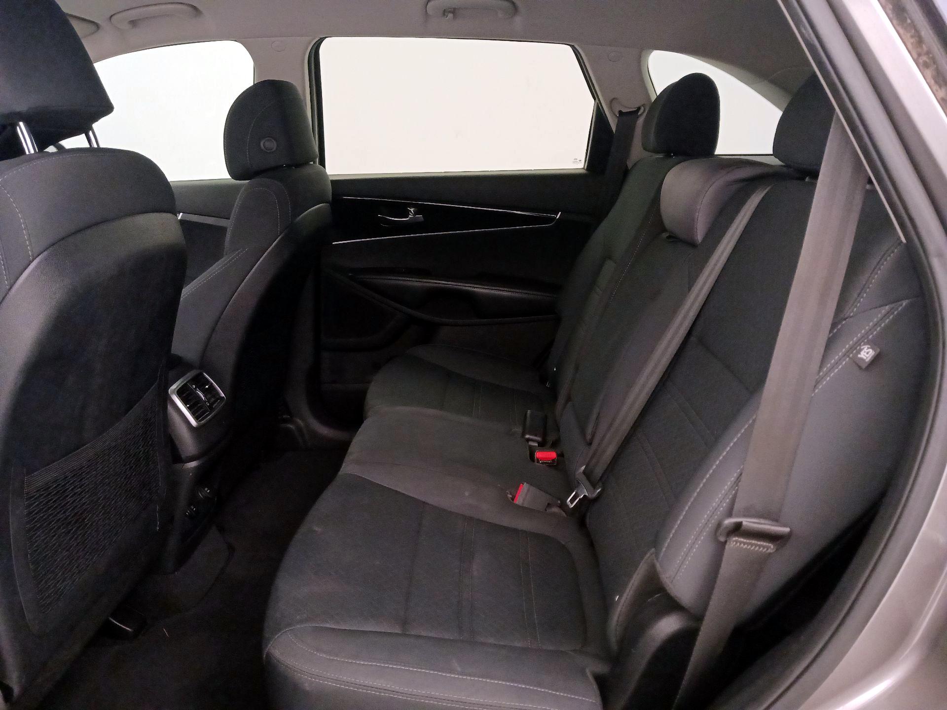 Thumbnail: 2017 Kia Sorento - 19