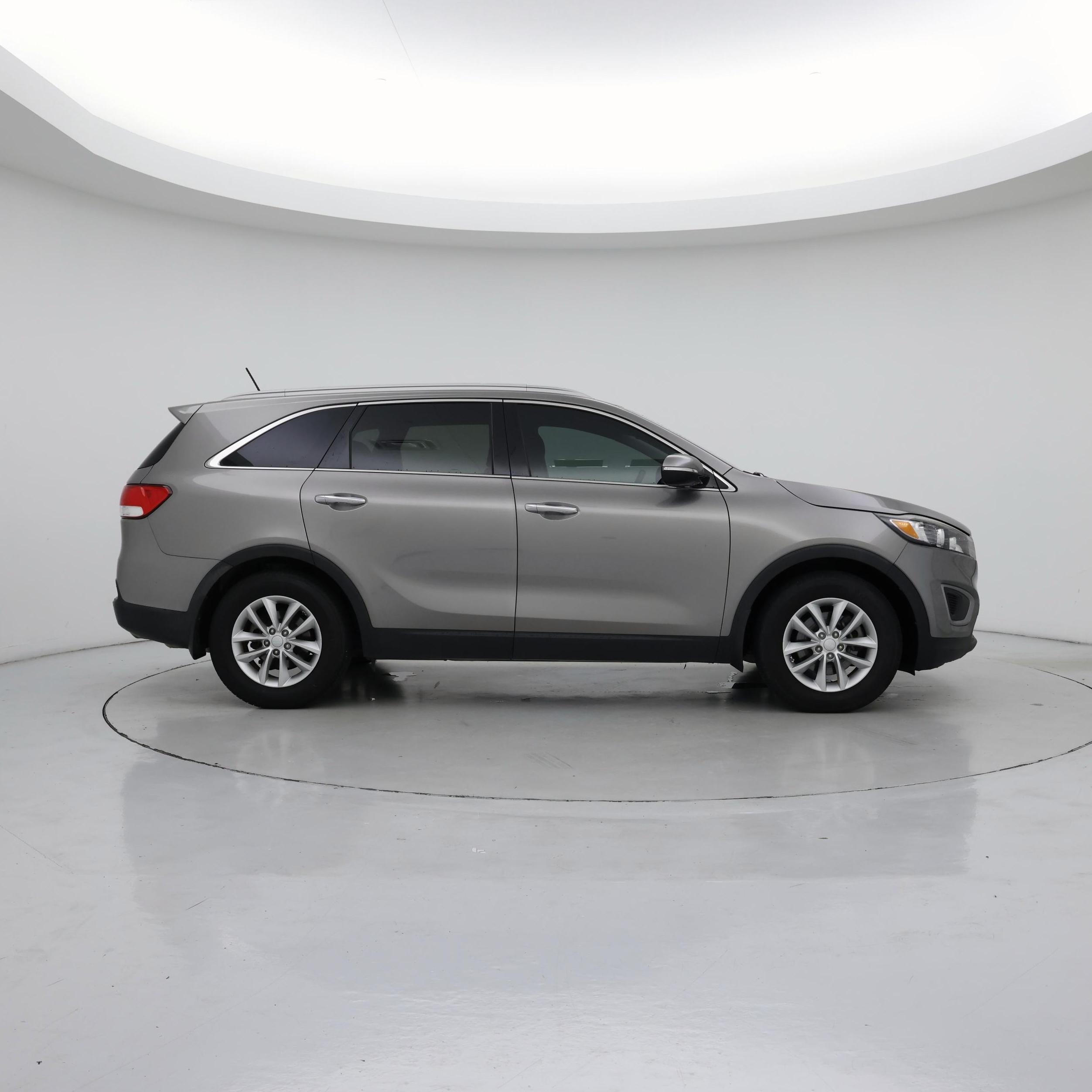 Thumbnail: 2017 Kia Sorento - 7