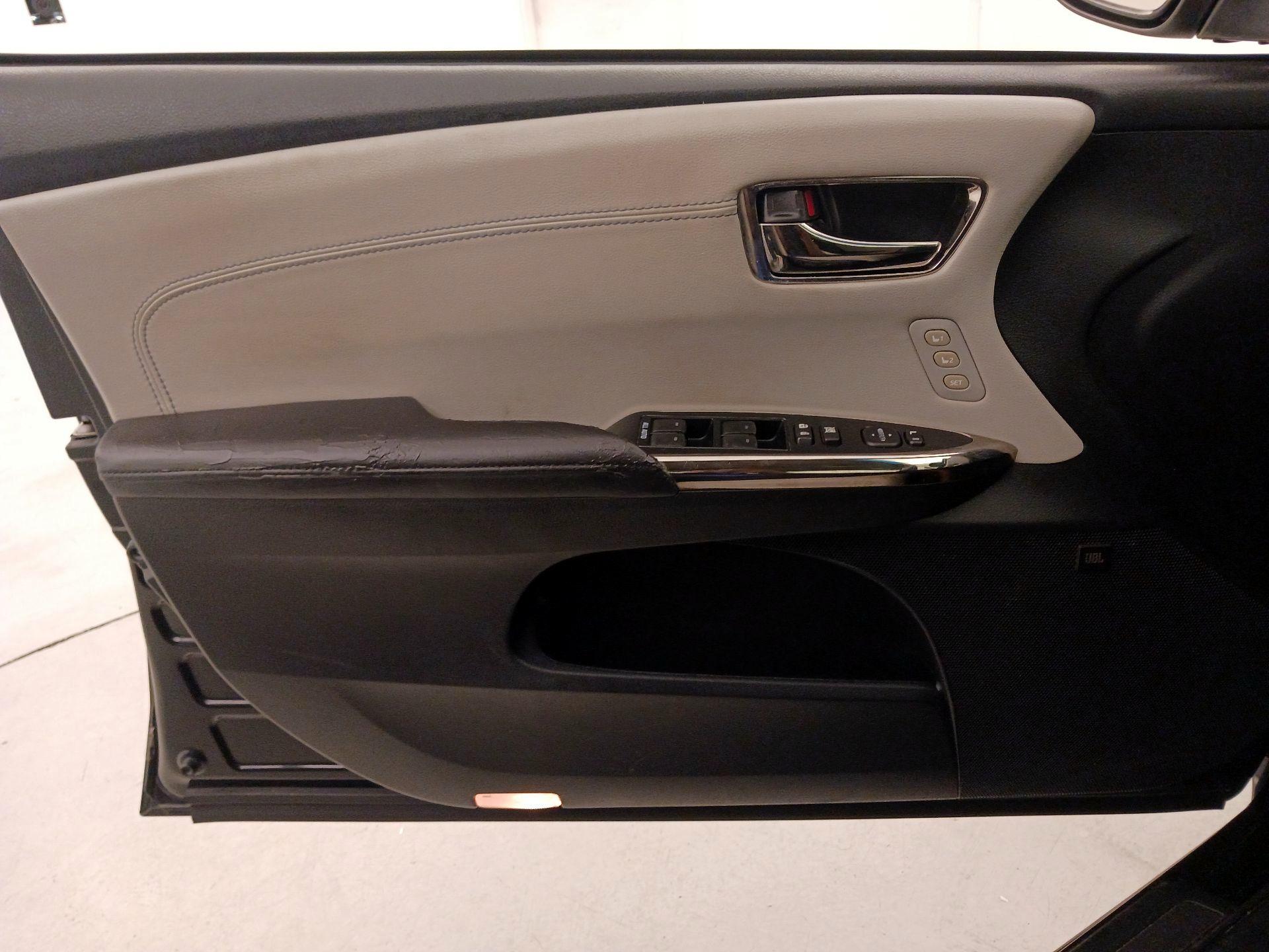 Thumbnail: 2015 Toyota Avalon - 12