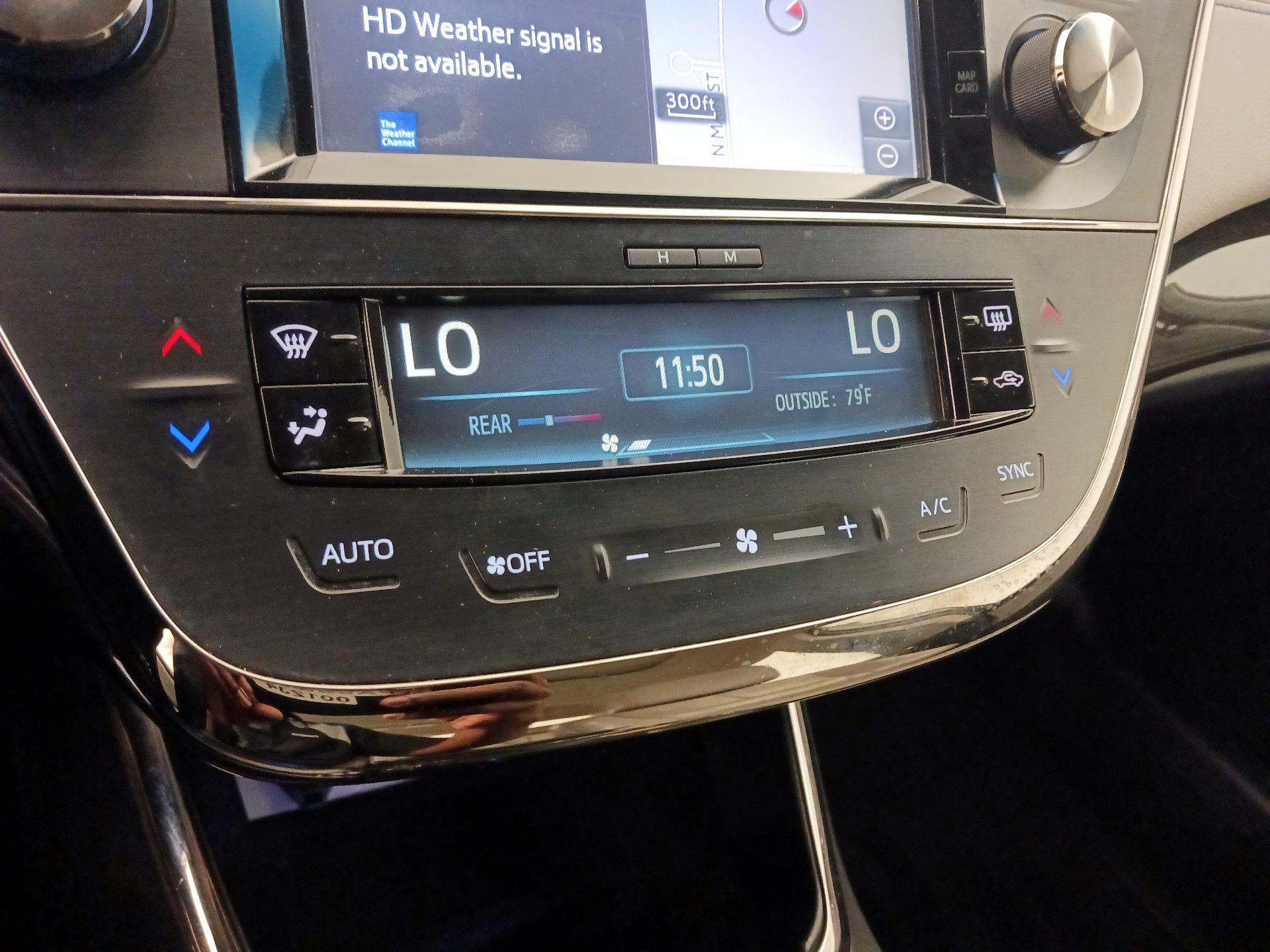 Thumbnail: 2015 Toyota Avalon - 16