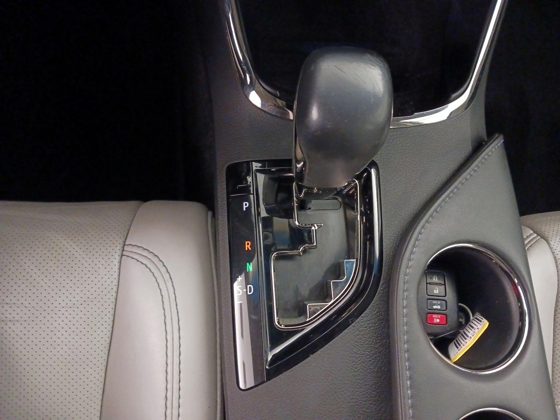 Thumbnail: 2015 Toyota Avalon - 17