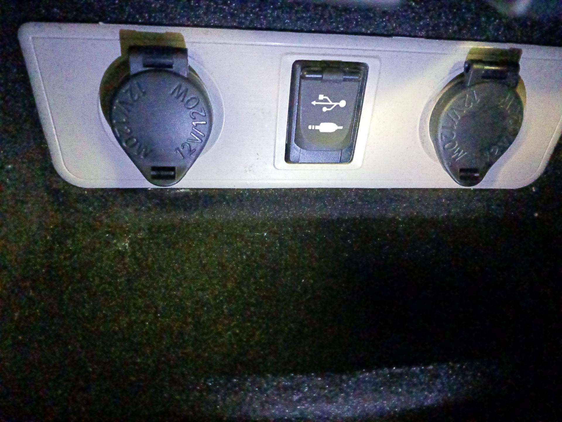 Thumbnail: 2015 Toyota Avalon - 18