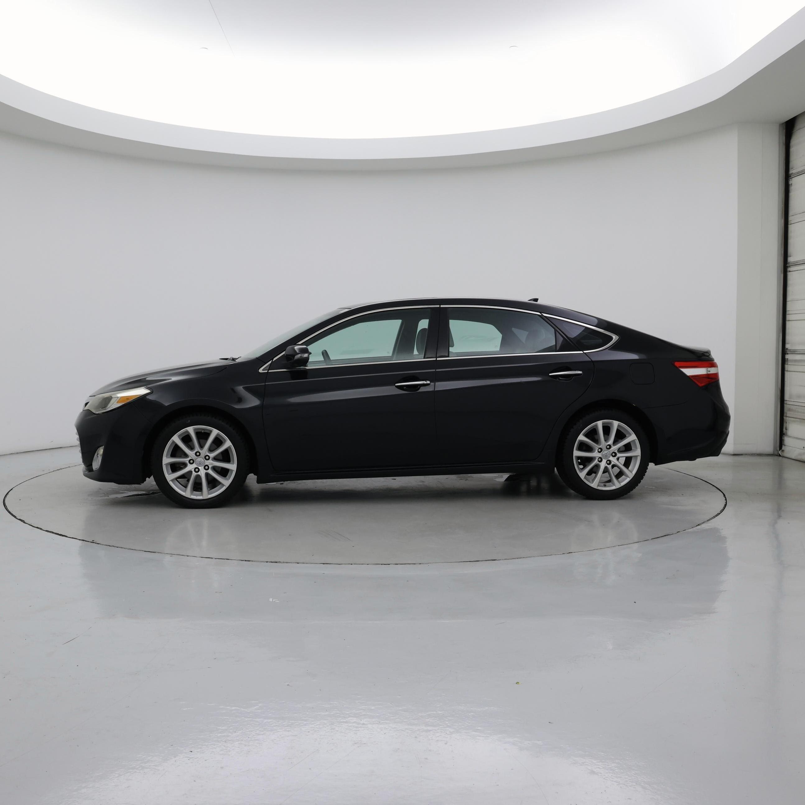 Thumbnail: 2015 Toyota Avalon - 3