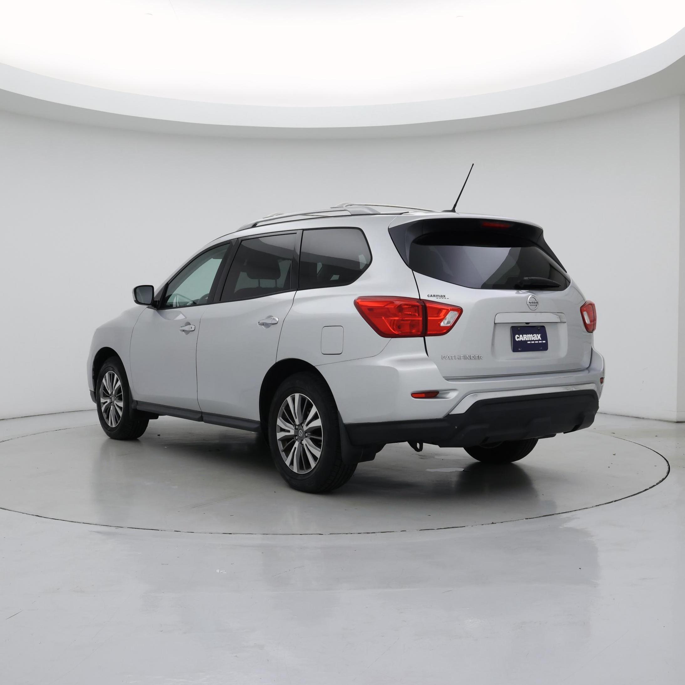 Thumbnail: 2018 Nissan Pathfinder - 2
