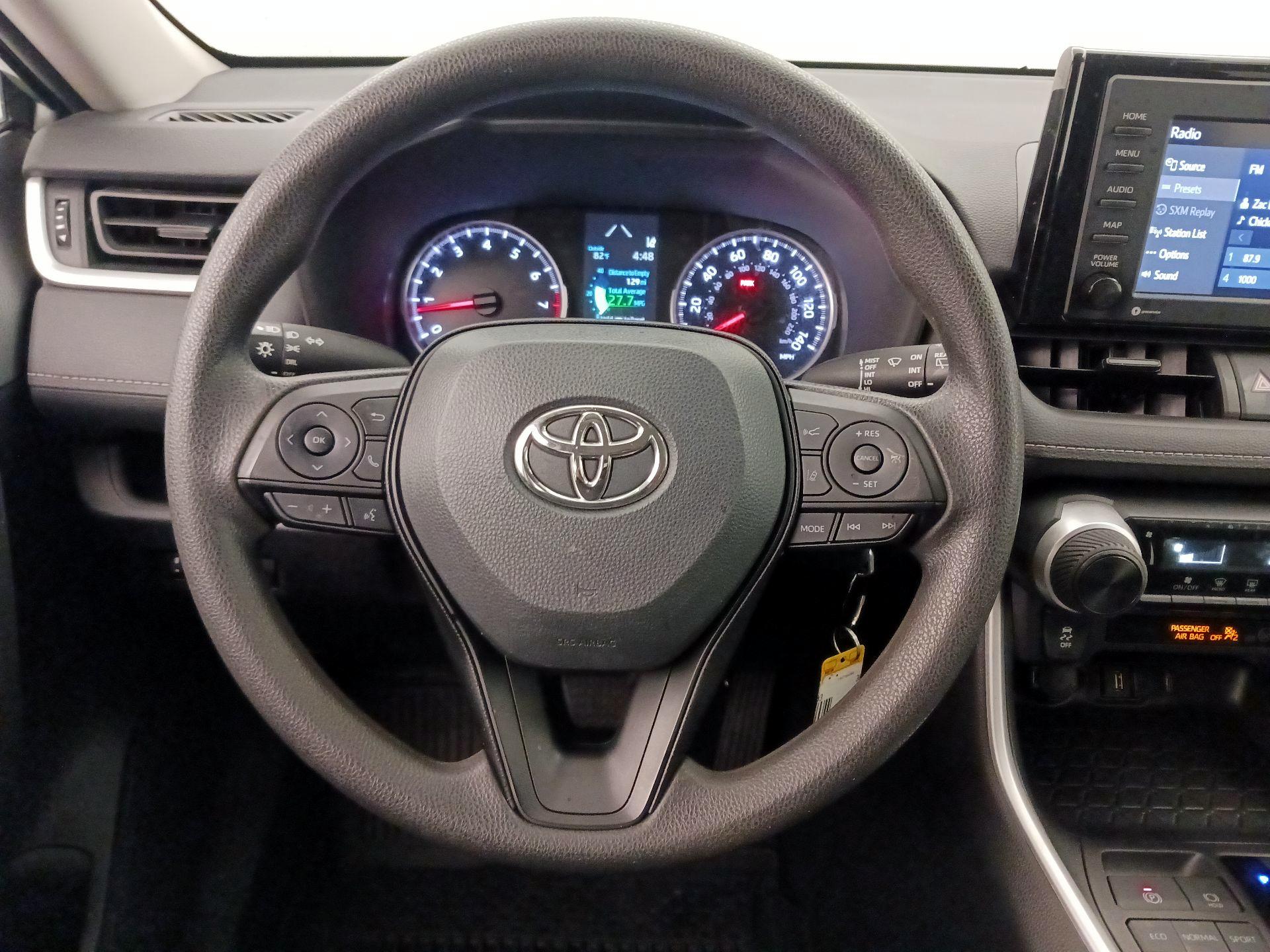 Thumbnail: 2022 Toyota RAV4 - 10