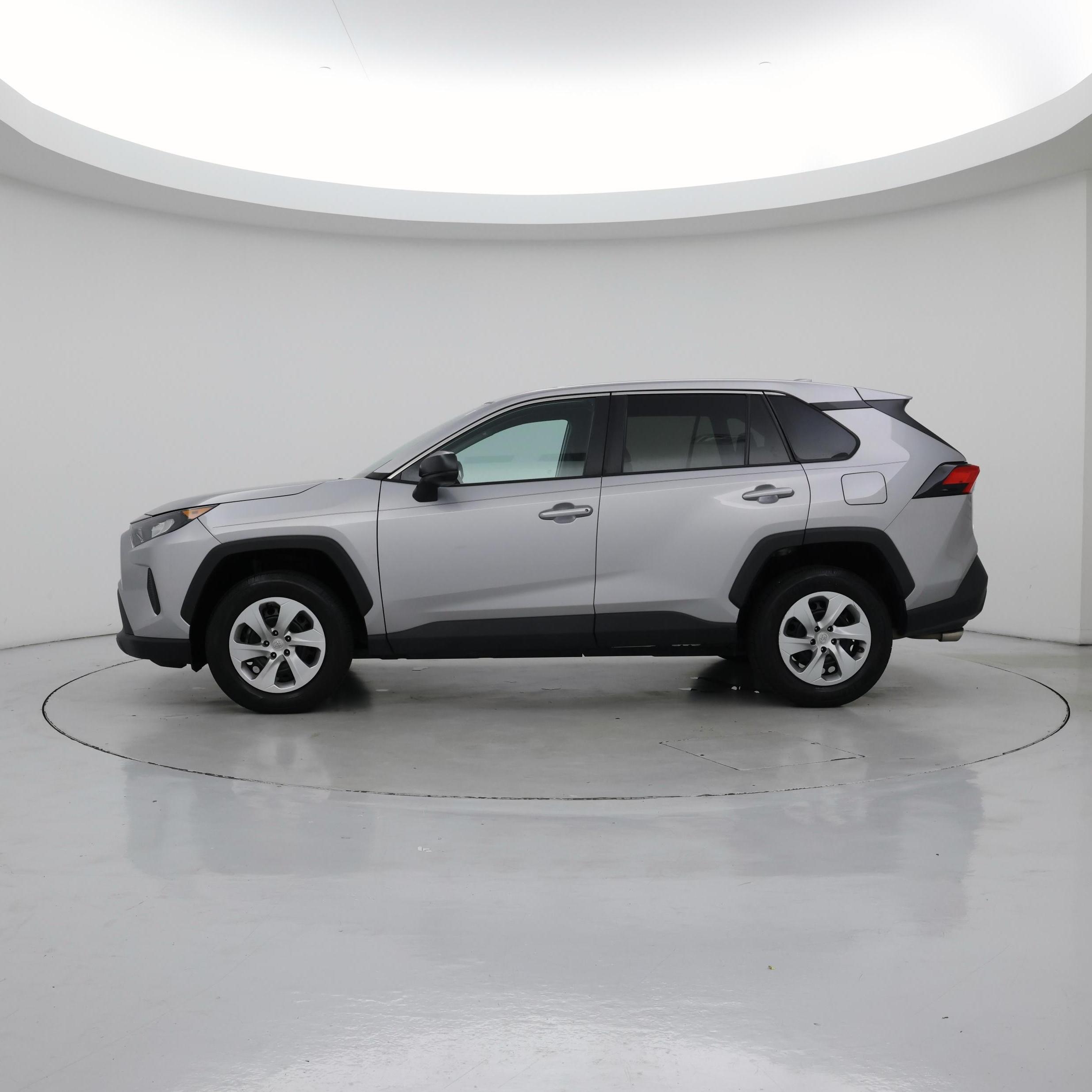 Thumbnail: 2022 Toyota RAV4 - 3