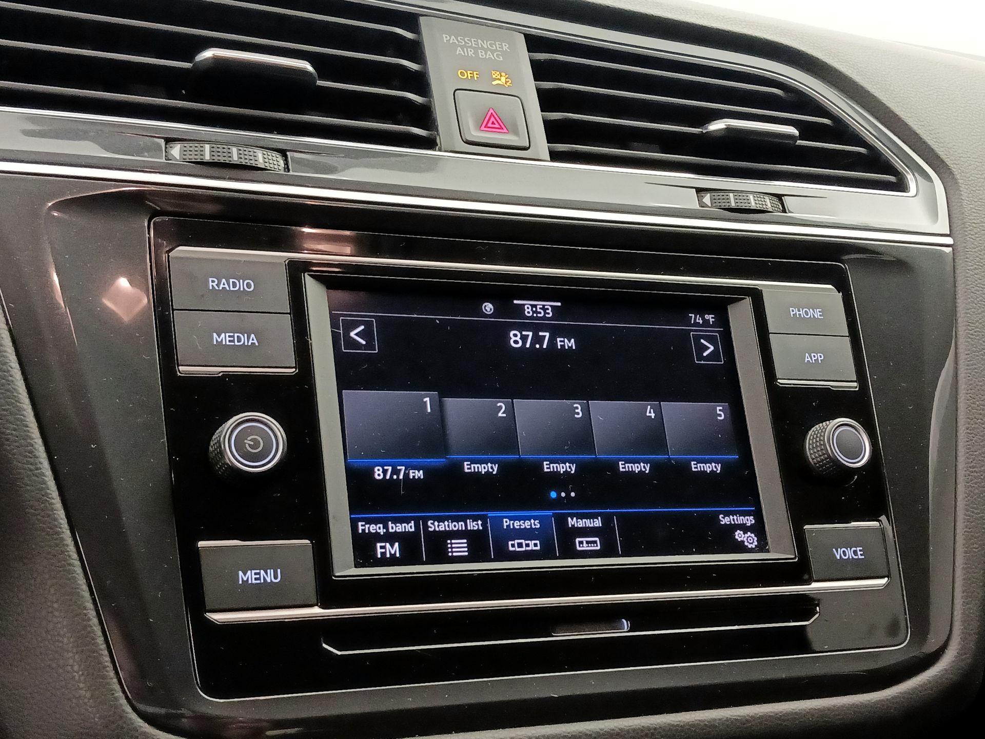Thumbnail: 2021 Volkswagen Tiguan - 15