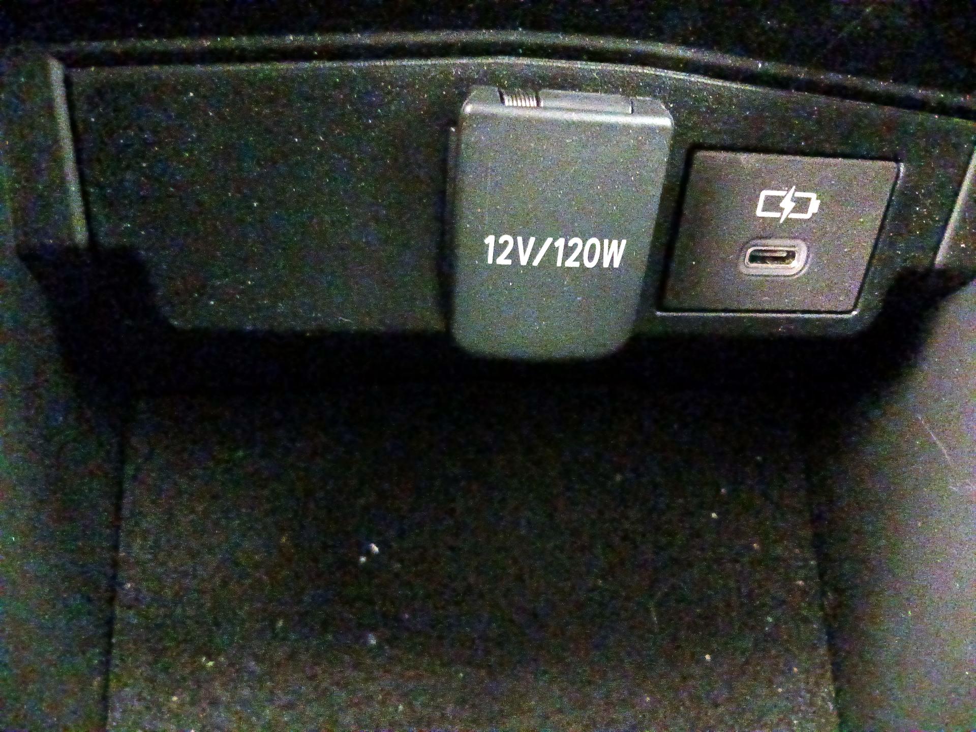 Thumbnail: 2023 Toyota Corolla - 18