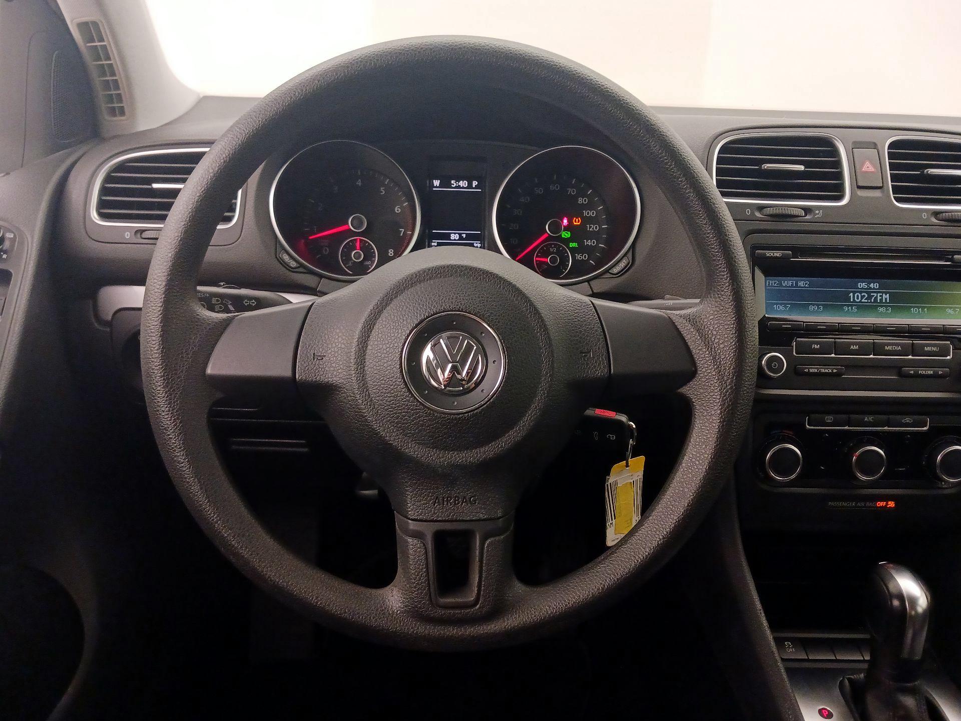 Thumbnail: 2013 Volkswagen Golf - 10