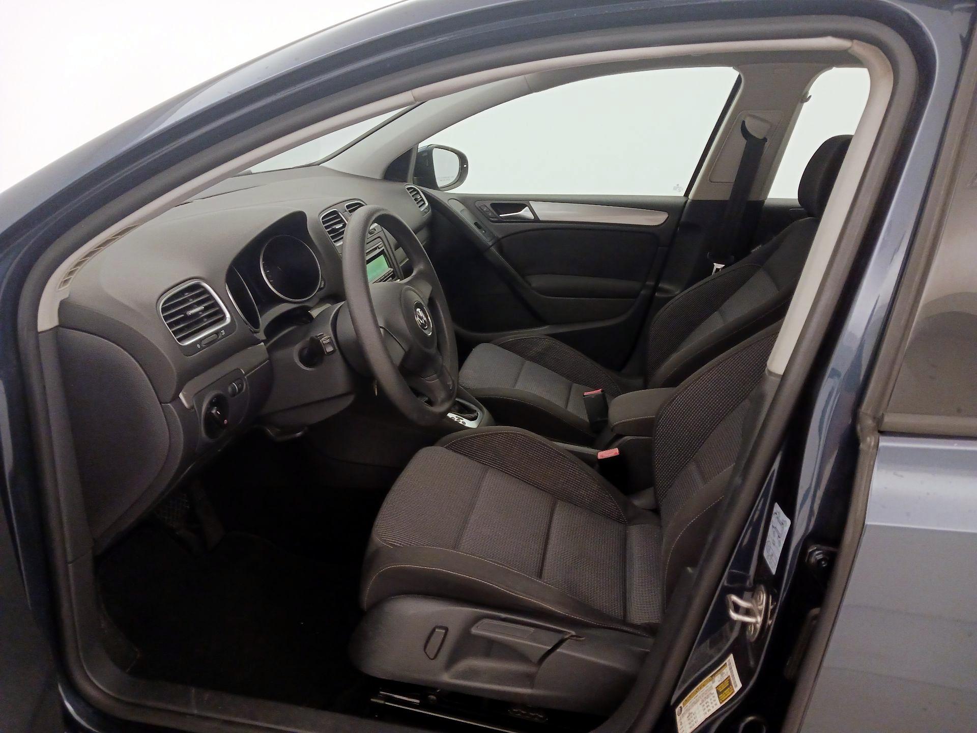 Thumbnail: 2013 Volkswagen Golf - 11