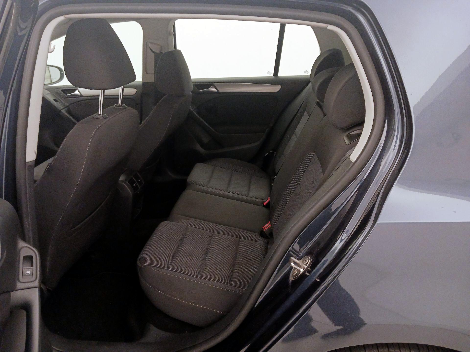 Thumbnail: 2013 Volkswagen Golf - 18