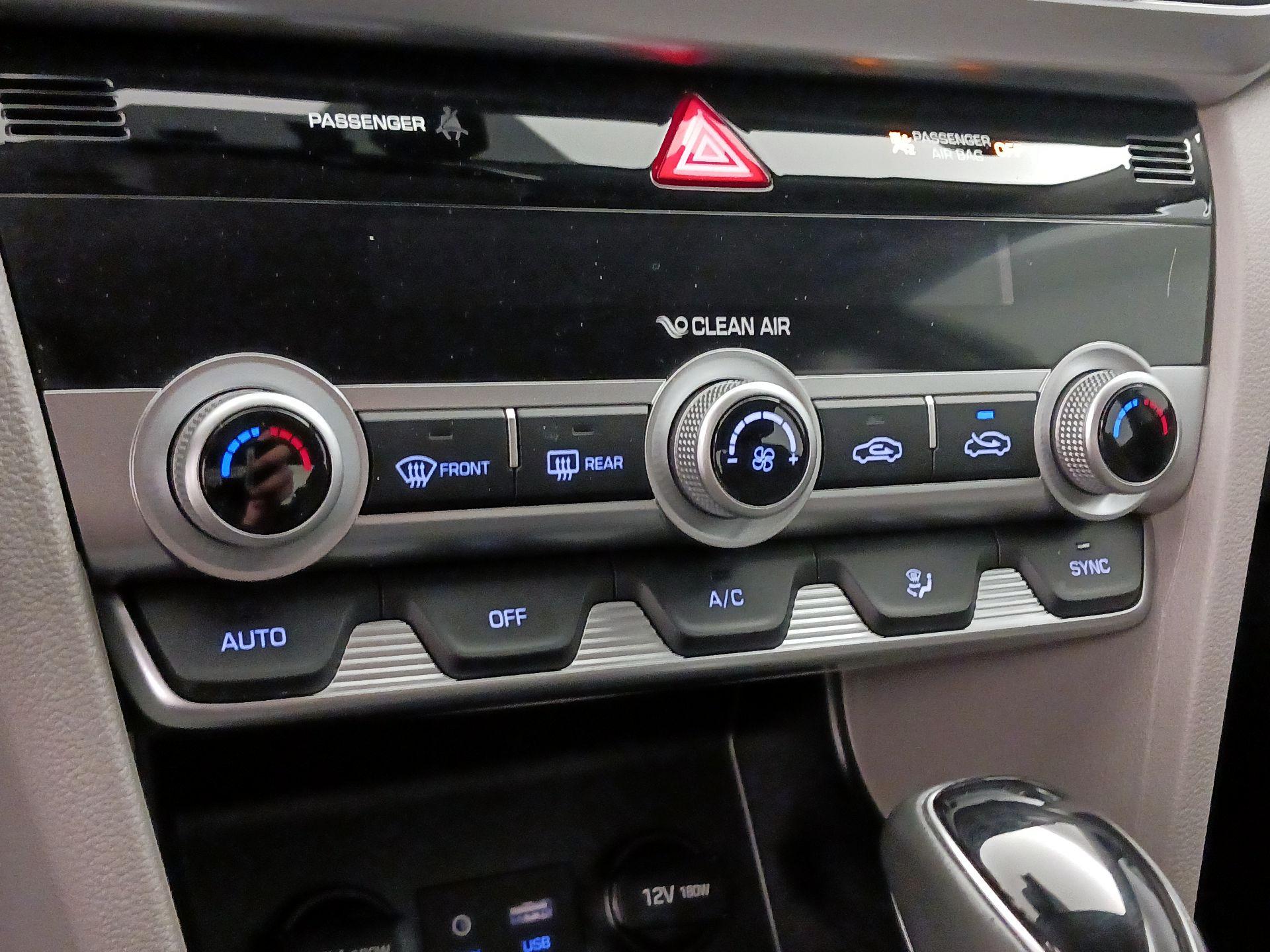 Thumbnail: 2020 Hyundai Elantra - 16
