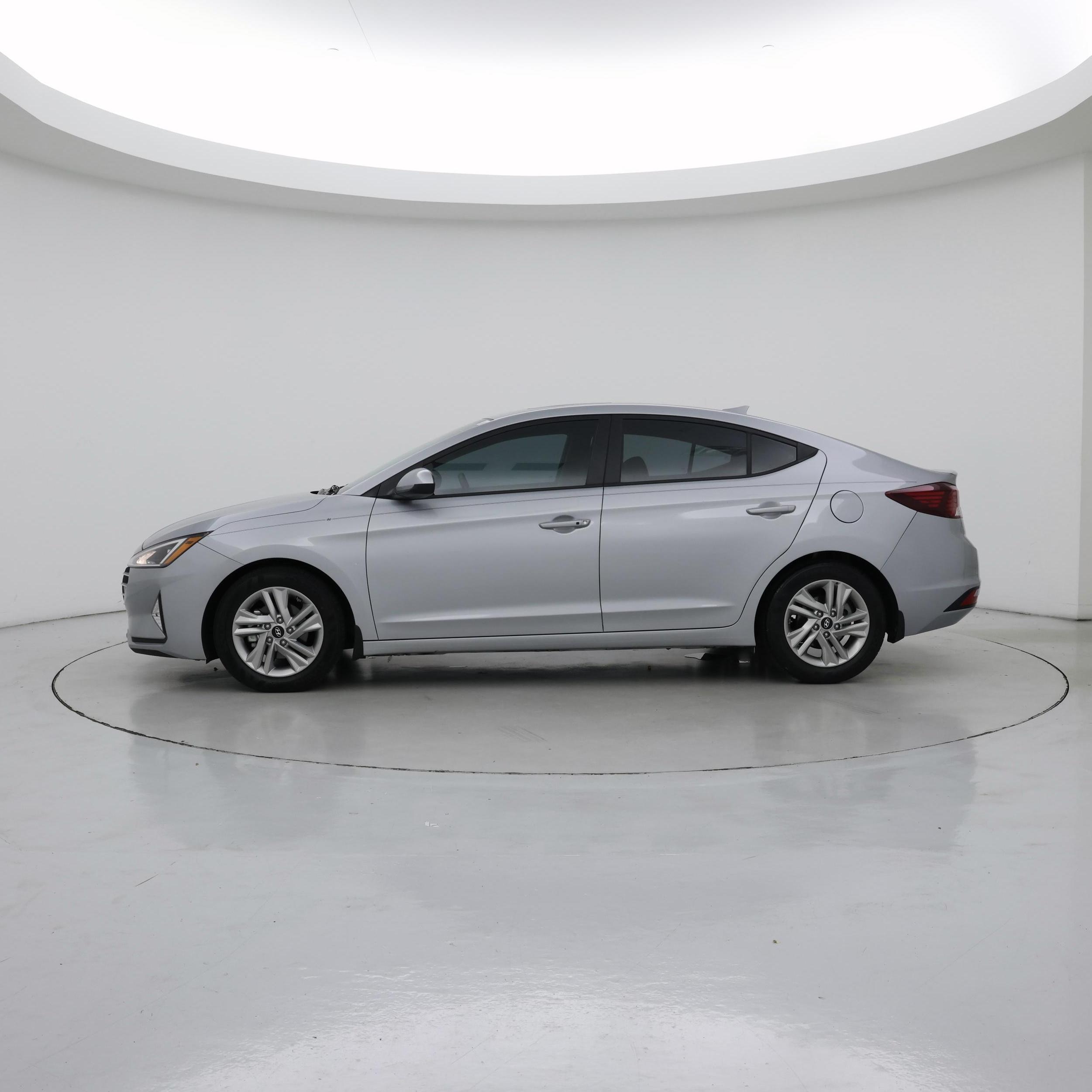 Thumbnail: 2020 Hyundai Elantra - 3