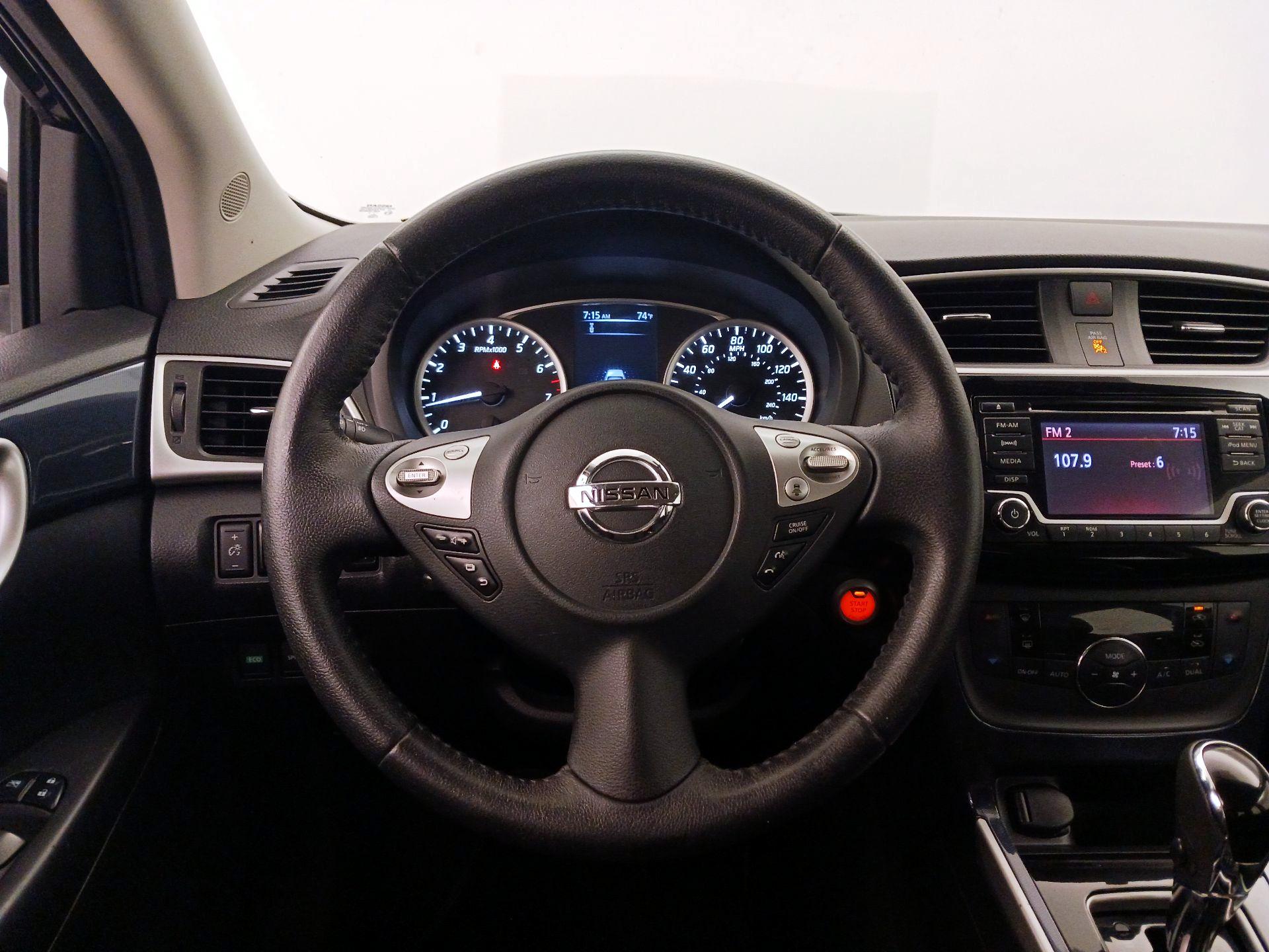 Thumbnail: 2018 Nissan Sentra - 10