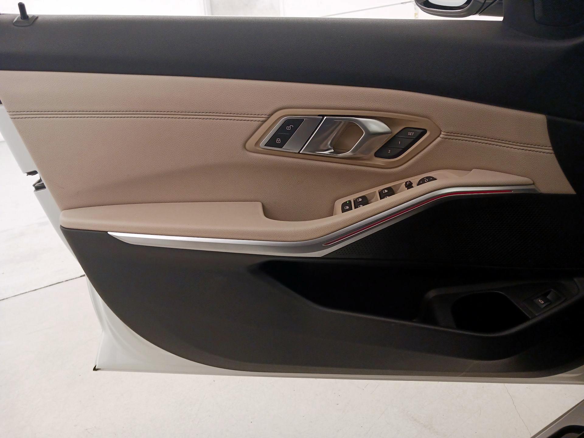 Thumbnail: 2021 BMW 3 Series - 12