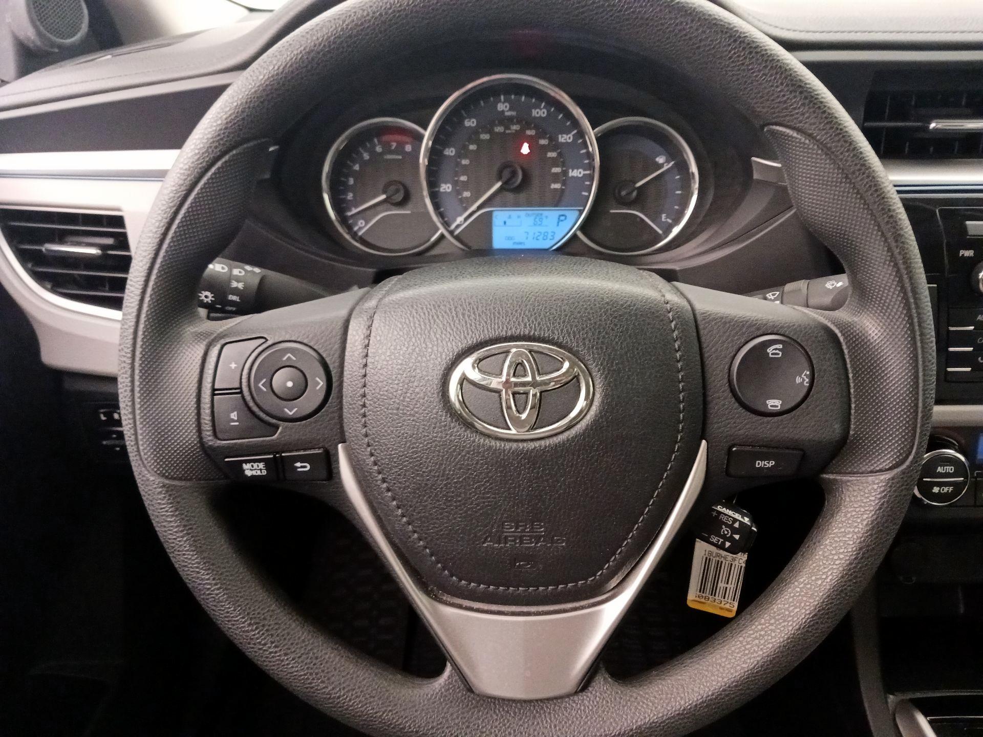 Thumbnail: 2015 Toyota Corolla - 10