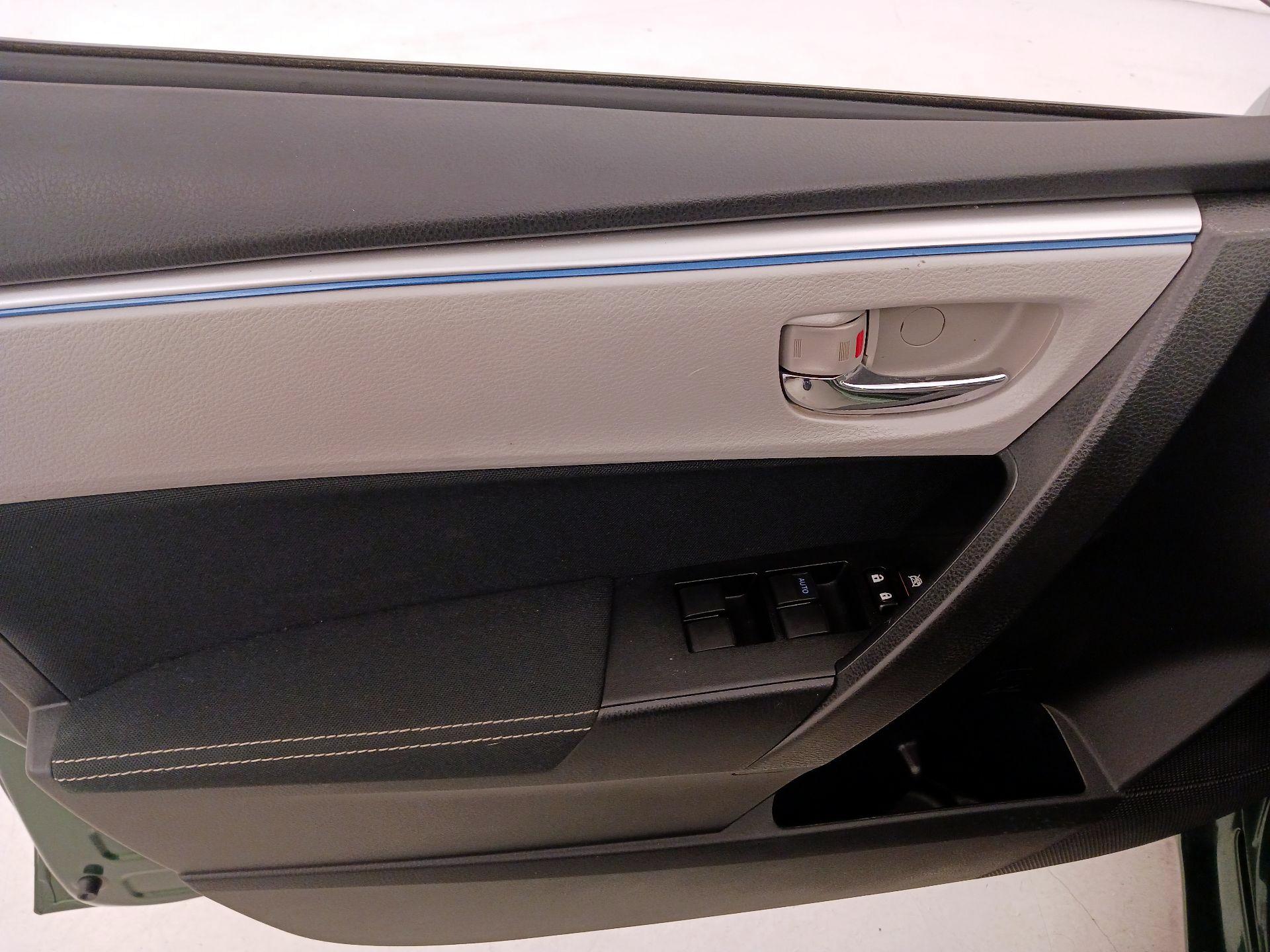 Thumbnail: 2015 Toyota Corolla - 12