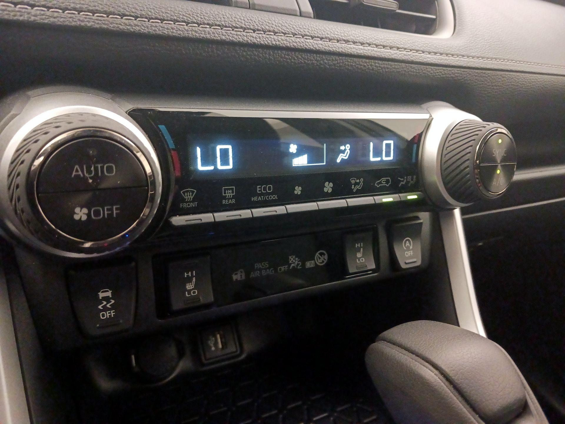 Thumbnail: 2024 Toyota RAV4 - 14