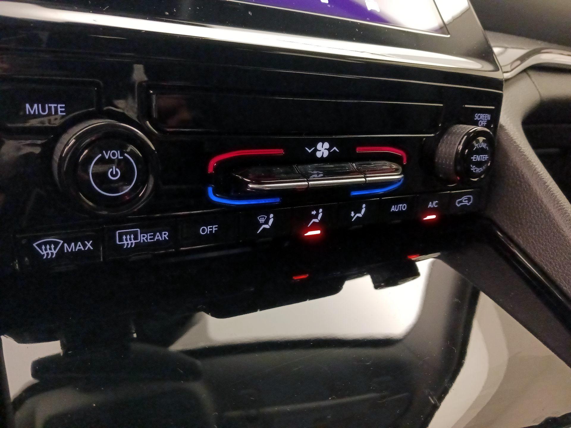 Thumbnail: 2023 Jeep Grand Cherokee - 16