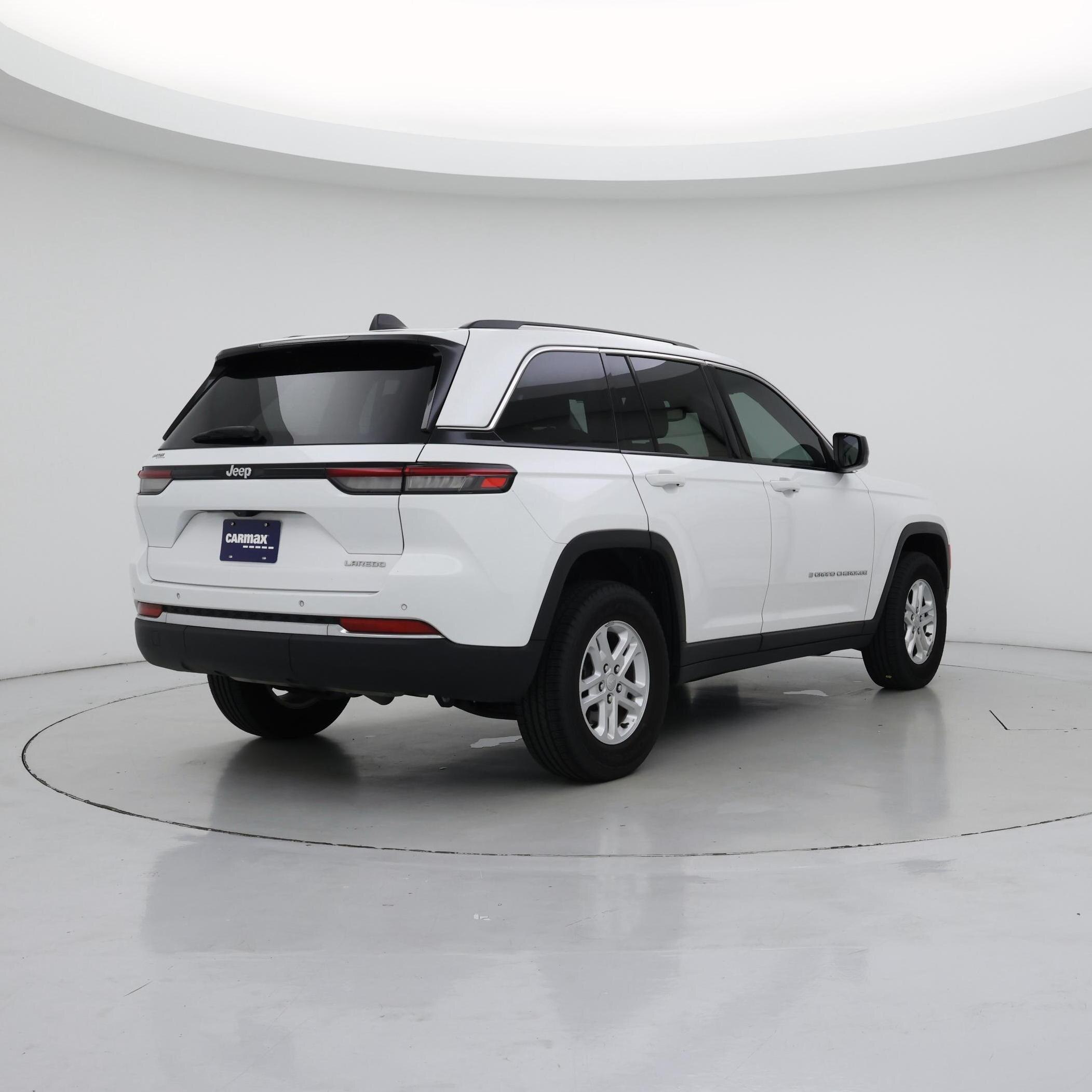 Thumbnail: 2023 Jeep Grand Cherokee - 8