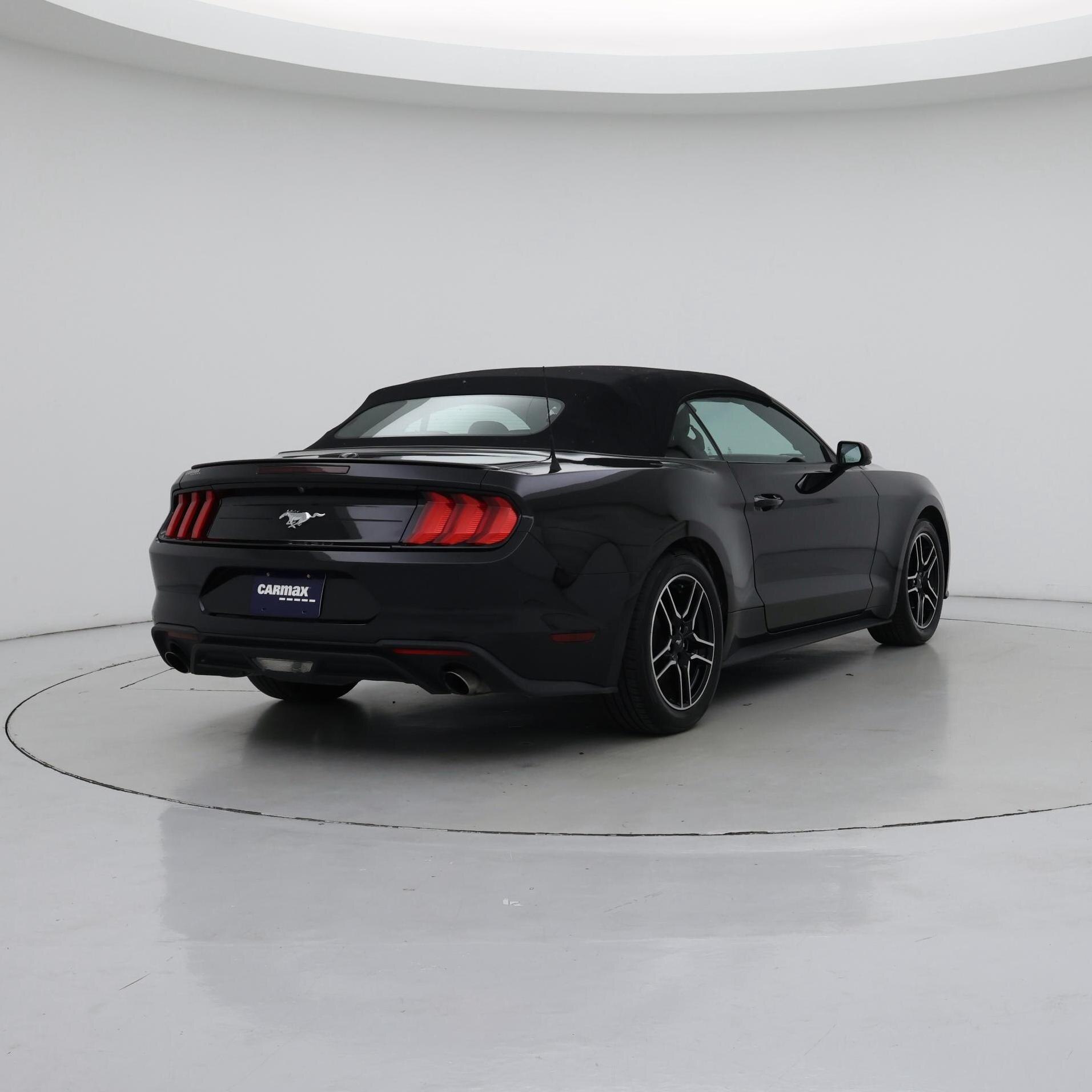 Thumbnail: 2022 Ford Mustang - 8