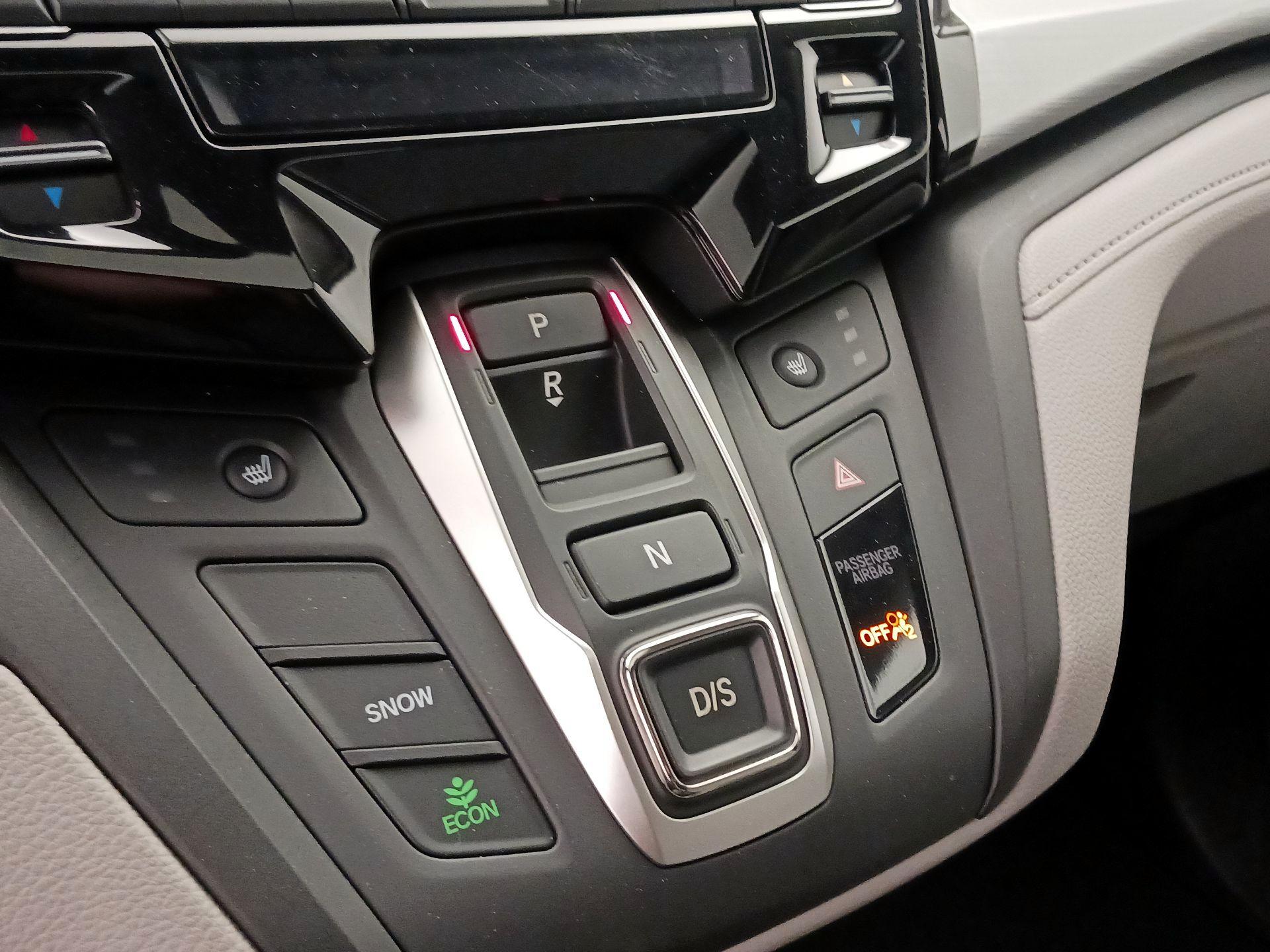 Thumbnail: 2018 Honda Odyssey - 17