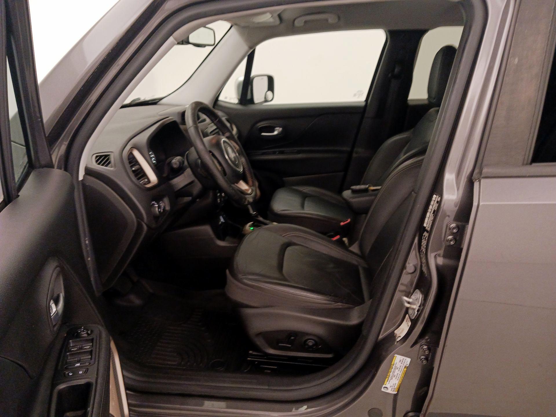 Thumbnail: 2017 Jeep Renegade - 11
