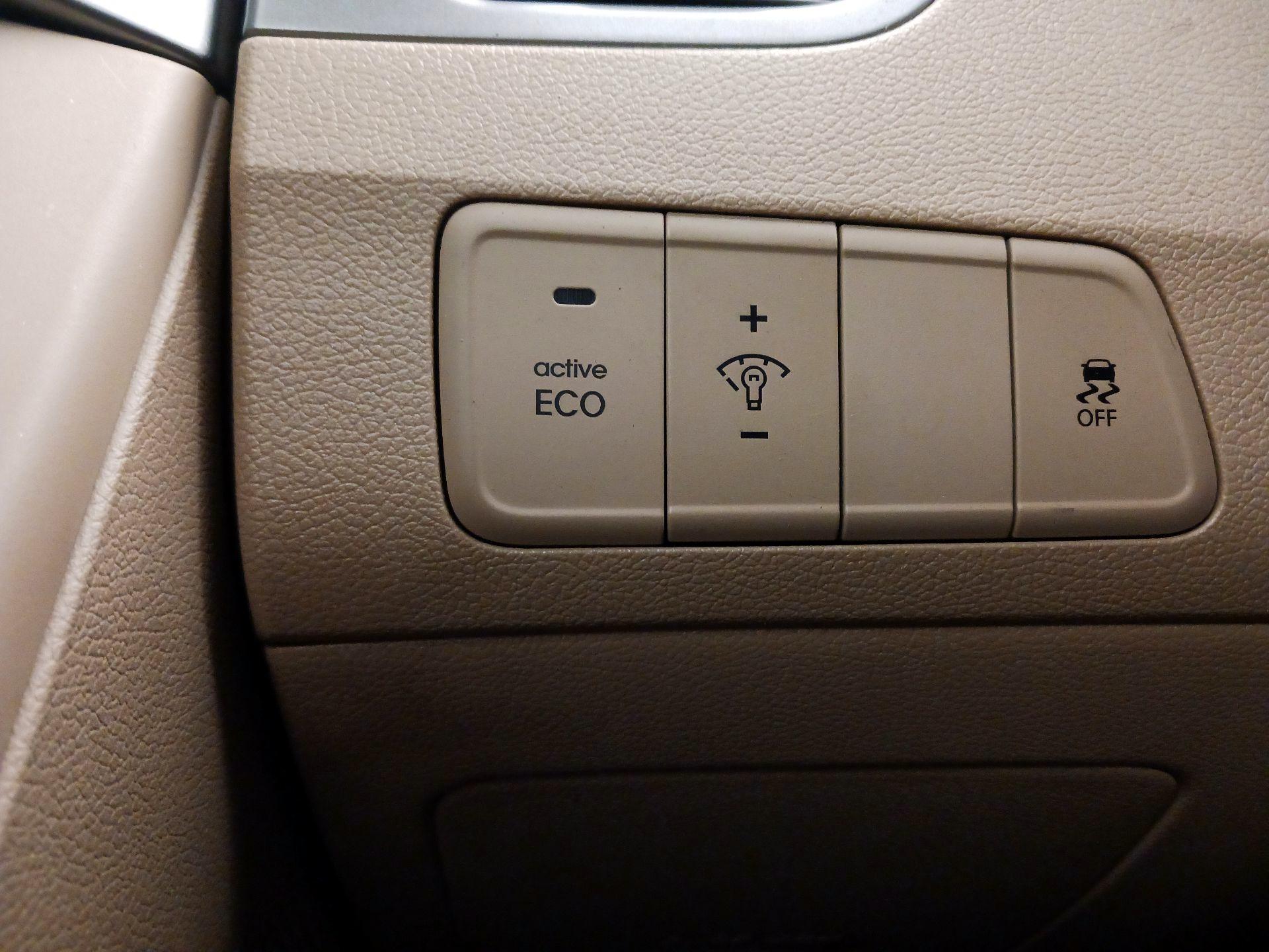 Thumbnail: 2013 Hyundai Elantra - 13